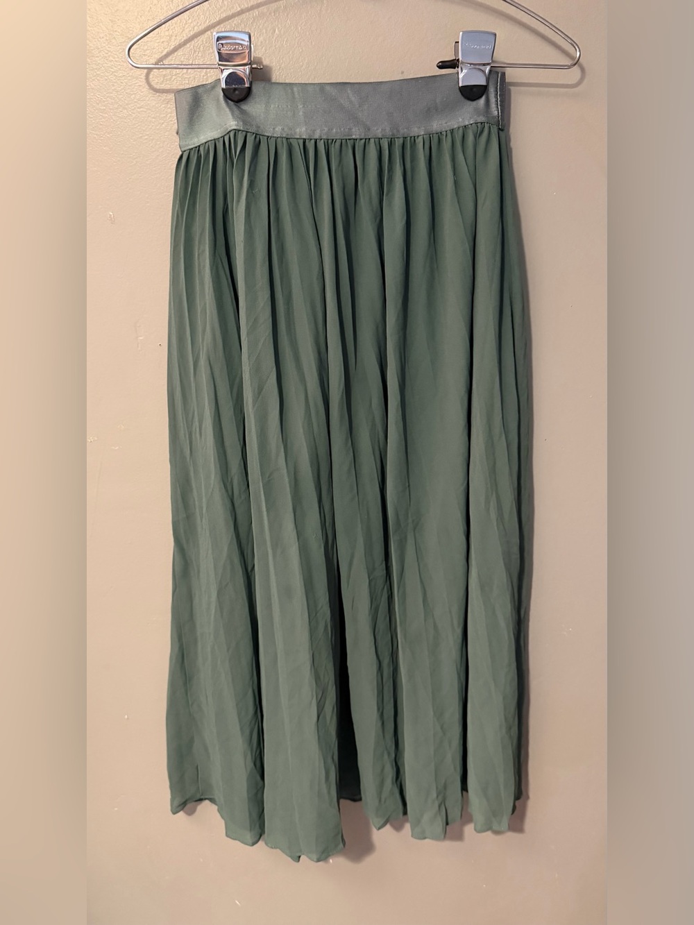 Simons Sage Green Pleated Midi Skirt